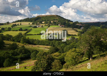 Hawnby Village sous Hawnby Hill dans le North York Moors National Park. Banque D'Images