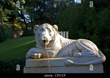 Fontaine du Lion, La Villa Bardini, Jardins de Boboli, Florence, Toscane, Italie, Europe Banque D'Images