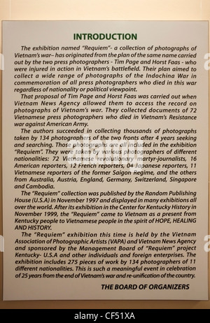 Texte d'introduction de "Requiem" photographies de l'exposition, le Musée des débris de guerre, Ho Chi Minh City, Vietnam Banque D'Images