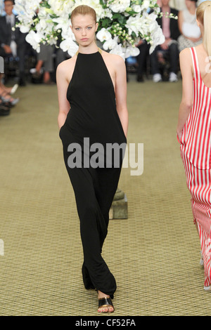 Bill Blass New York pour WearSpringSummer 2012 Banque D'Images