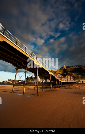La jetée victorienne à Saltburn-By-The-Sea, le premier et le dernier sur la côte nord-est. Banque D'Images