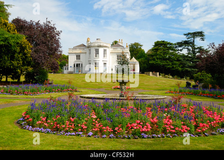 Norwood Grove House, un hôtel particulier du début du 19e siècle connu localement comme la "maison blanche" sur Streatham Common. Banque D'Images