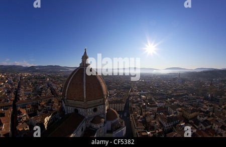 Vue depuis le campanile de Giotto, à clocher de la cathédrale, à la coupole de Brunelleschi, à Florence, Toscane, Italie, Europe Banque D'Images