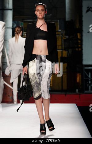 Helmut Lang New York pour WearSpringSummer 2012 Banque D'Images