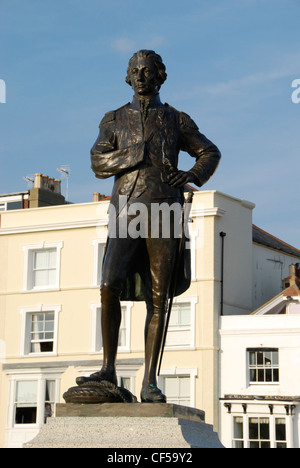 La statue de l'amiral Horatio Nelson à Grand Parade à Portsmouth. Banque D'Images