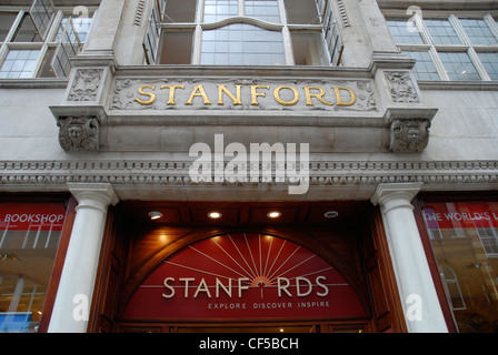 La façade de Stanfords bookseller et boutique de cartes à Covent Garden. Banque D'Images