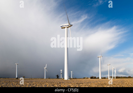 Éoliennes sur un parc éolien à Norfolk. Banque D'Images