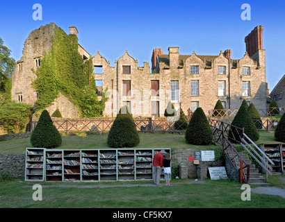 Le Château book shop à Hay-on-Wye. Le centre de Hay-on-Wye a nombreuses librairies, dont le premier a ouvert ses portes en 1961 et depuis Banque D'Images