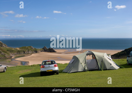 La vue de trois rochers Bay Caravan and Camping site. Voté Meilleure vue au Pays de Galles par Country Life Magazine en juillet 2002, il est s Banque D'Images