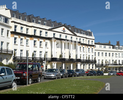 Crown Spa Hotel sur l'Esplanade sur la falaise sud de Scarborough. Banque D'Images