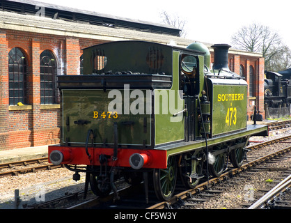 Londres Brighton & South Coast Railway, Classe E4 0-6-2T 473, 'Birch Grove' locomotive à vapeur Sheffield Park Station sur le bleu Banque D'Images