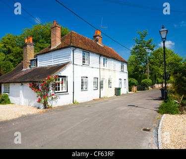 Joli Cottage en Kingsclere blanchis. Banque D'Images