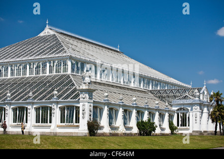 La Chambre des régions tempérées, la plus grande serre victorienne dans le monde aux Jardins botaniques royaux de Kew. Banque D'Images