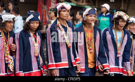 MALAYBALAY CITY, BUKIDNON, PHILIPPINES 3 mars 2012- Plus grand et plus grand rassemblement de tribus culturelles autochtones dans la province. Banque D'Images