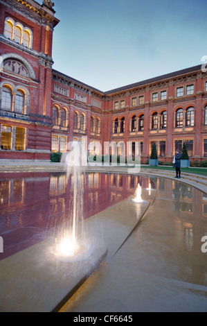 Le John Madejski Garden au Victoria and Albert Museum. Banque D'Images