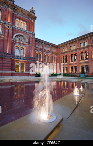 Le John Madejski Garden au Victoria and Albert Museum. Banque D'Images