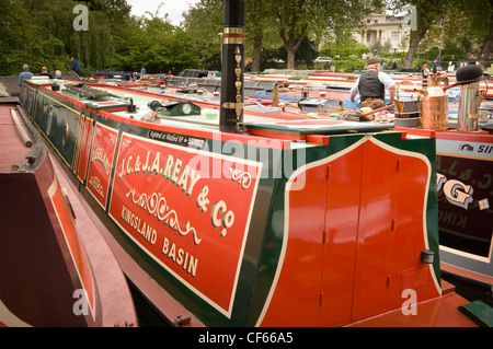 Péniches amarrées à l'Canalways Cavalcade 2009, 'Äö√Ñ√≤Londres le premier événement navigable'Äö√√ Ñ¥. Banque D'Images