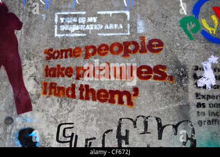L'exposition graffiti Festival canettes dans Leake Street. Banque D'Images