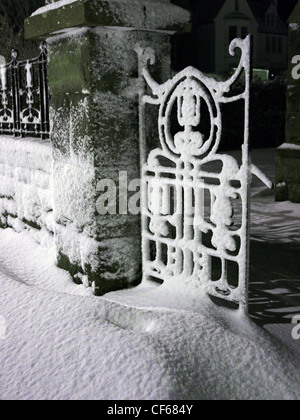 La neige a couvert la trappe au Gilbertson, parc à Lerwick Shetland. Banque D'Images