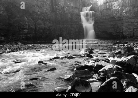 Middleton-in-Teesdale, County Durham, Angleterre. Force élevée, plus grande cascade de l'Angleterre, sur la Rivière Tees. Banque D'Images