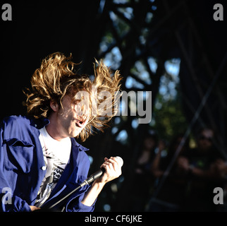 Cage the Elephant jouant au festival vaudou de la Nouvelle Orléans en 2010. Banque D'Images