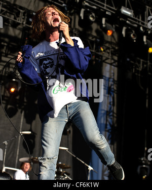 Cage the Elephant jouant au festival vaudou de la Nouvelle Orléans en 2010. Banque D'Images