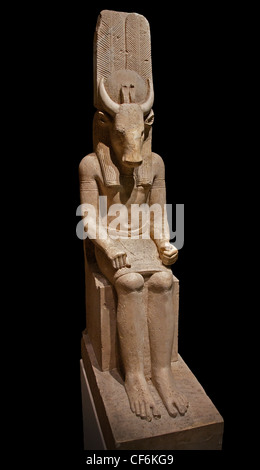 Montou - Montu seigneur de Medamud représenté avec une tête de taureau période ptolémaïque 332-30 BC Medamud égyptien Egypte Banque D'Images