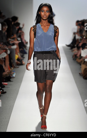 Rebecca Taylor New York pour WearSpringSummer 2012 Banque D'Images