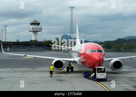L'aéroport d'Oslo Gardermoen, Norvège (IATA : OSL, OACI : ENGM) (Norvégienne : Oslo lufthavn, Gardermoen) Norwegian Airlines Boeing 737. Banque D'Images