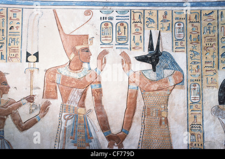 Peintures dans la tombe de l'Amen-Khopshef Cisjordanie Louxor Vallée des Reines Egypte Afrique du Nord Banque D'Images