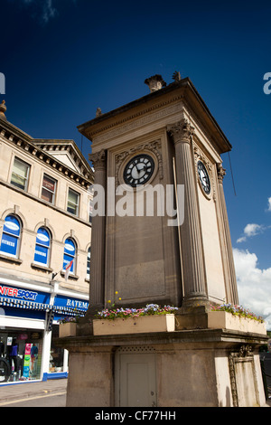 Stroud, Gloucestershire, Royaume-Uni, George Street, William Thomas Sims Historique tour de l'horloge du 19e siècle Banque D'Images