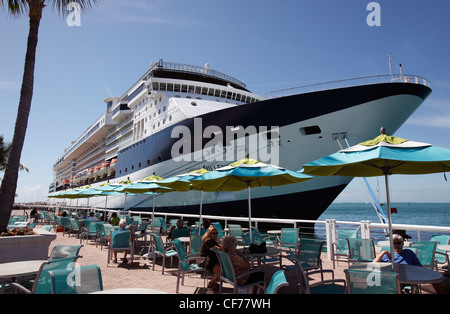 Bateau de croisière à quai, Mallory Square, Key West, Floride Banque D'Images