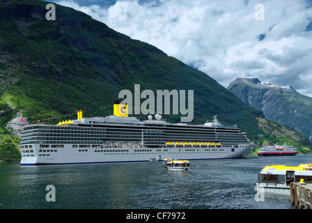 La Norvège (fjord de Geiranger Geirangerfjorden) est dans la région de Sunnmøre, dans la partie la plus méridionale de t Møre og Romsdal. Banque D'Images