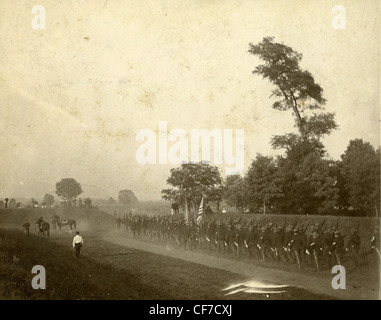 Au cours de la formation mars cavaliers pour la guerre hispano-américaine à Cuba en 1898 conflit guerre Soldats de l'impérialisme américain US Banque D'Images