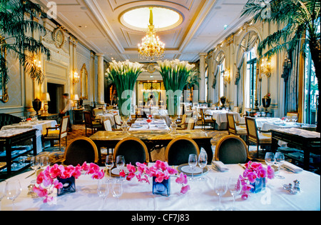 France, Paris, Fancy Restaurant Français le V (le cinq) haute-cuisine, Décoration intérieure, Hôtel four Seasons, George V, Restaurant européen, france gastronomie intérieur de restaurant branché Banque D'Images