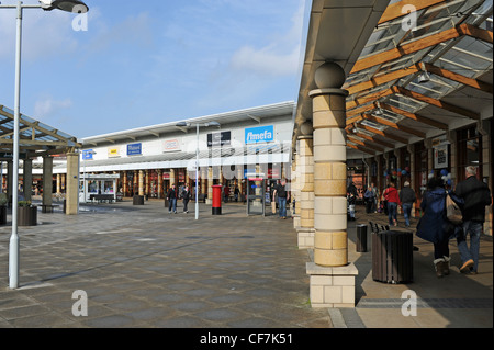 Le Lakeside Village outlet shopping Developement dans Yorkshire Doncaster UK Banque D'Images