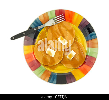 Les crêpes sur une assiette avec une fourchette Banque D'Images