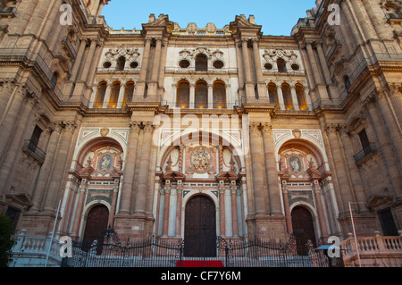 La cathédrale de l'Incarnation de Málaga Church street le long de la Calle Molina Lario Malaga Espagne Banque D'Images