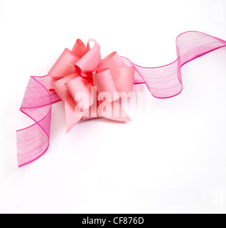 Ruban Rose, isolé sur fond blanc Banque D'Images