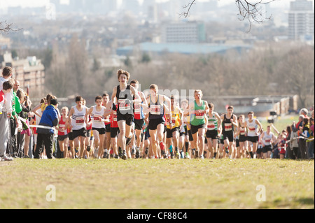 Les hommes de moins de 17 Cross-country National La Colline du Parlement le samedi 25 février 2012 Londres Banque D'Images