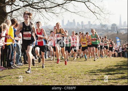 Les hommes de moins de 17 Cross-country National La Colline du Parlement le samedi 25 février 2012 Londres Banque D'Images