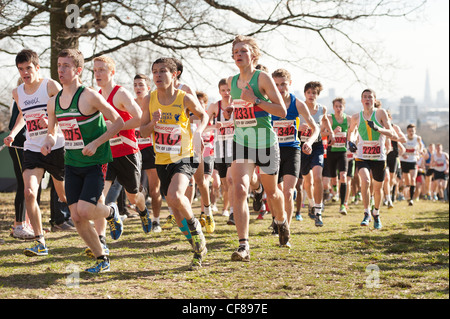 Les hommes de moins de 17 Cross-country National La Colline du Parlement le samedi 25 février 2012 Londres Banque D'Images