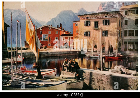 1926 Village de Torbole rive nord Lac de Garda Trentin Haut Adige Trento Südtirol Banque D'Images