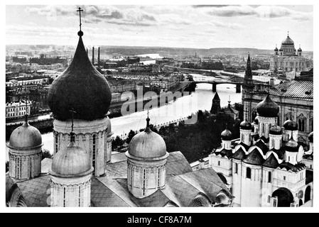 Petite Mère Moscou Ivan Veliki Tower Kremlin Banque D'Images