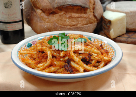 Assiette de pâtes fraîches pâtes Italiennes typiques produit typique de Sarconi village au sud de l'Italie Région Basilicate, Italie, Europe Banque D'Images