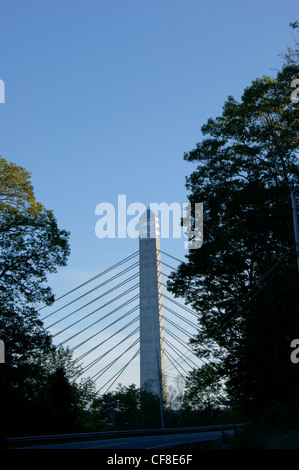 Observatoire Penobscot Narrows Bridge enjambant la rivière Penobscot, dans le Maine. Pont le plus haut observatoire dans le monde. Banque D'Images