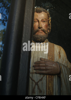 Meubles anciens en statue de la missionnaire jésuite et saint catholique, saint François Xavier, Brooklyn, New York Banque D'Images