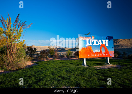 Bienvenue à un signe de l'Utah avec des paysage (prix pour copier) Banque D'Images