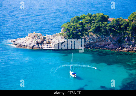 L'Espagne, l'Europe, province de Gérone, Costa Brava, Côte, Tossa de Mar, à Cala Futadera Beach, plage, bleu, eau, mer, Voyage, tourisme, Banque D'Images