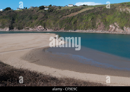 Journée ensoleillée sur la plage de Bantham à l'embouchure de la rivière Avon estuaire dans le South Hams dans le Devon Banque D'Images